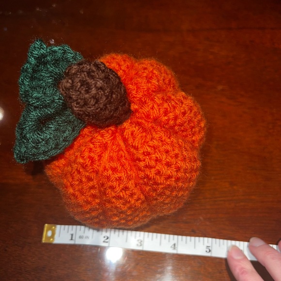 🎃 Set of Hand Crocheted Fall Pumpkins! - Picture 6 of 7